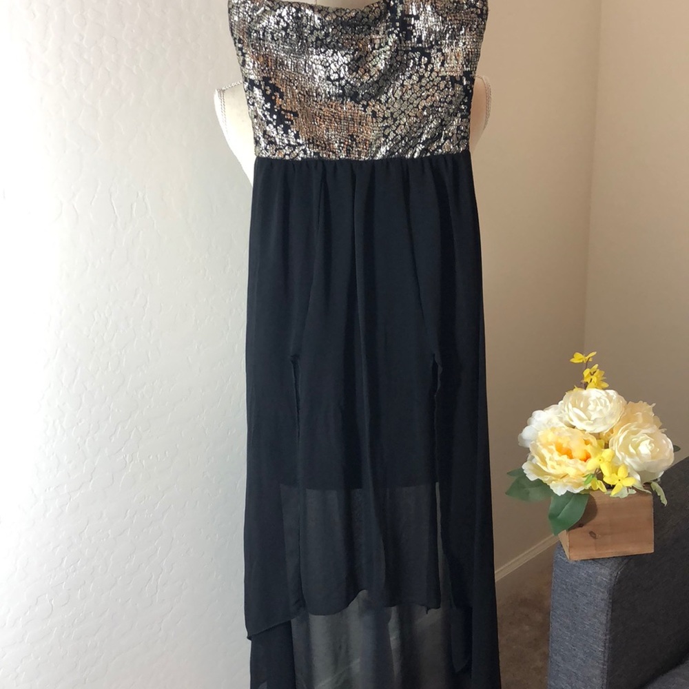Strapless gold detail high low dress ✨ Small